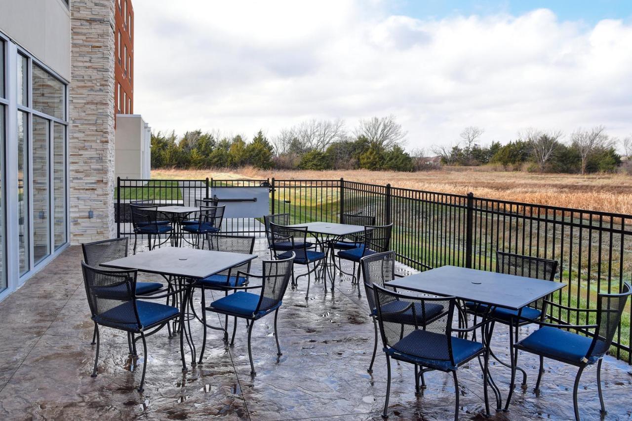 Holiday Inn Express & Suites - Ottawa By Ihg Exterior foto
